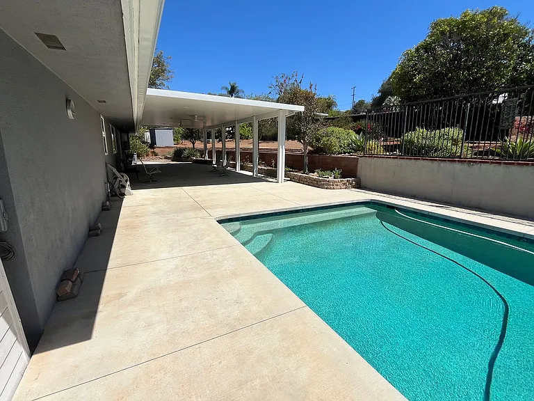 2085 Warmlands Ave — Photo 12