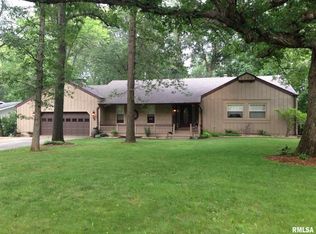 31 Indian Trail Rd, Macomb, IL 61455