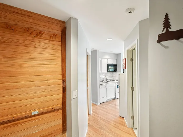 24 River Run Rd — Photo 8