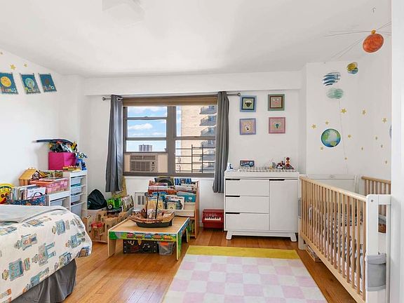 5th image of 100 W 93rd St APT 19J
