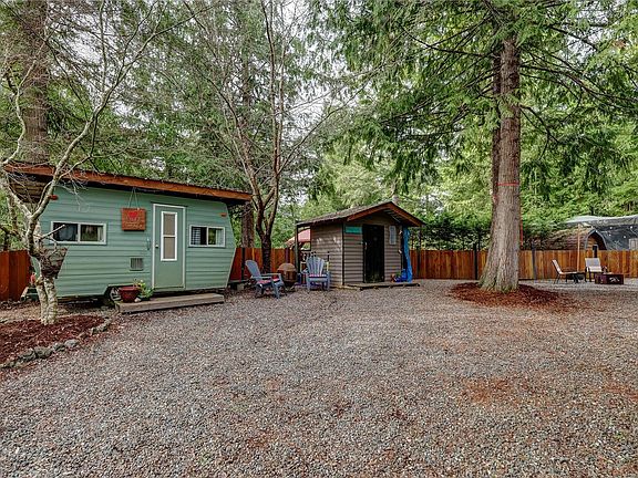 3rd image of 2659 Turnbull Rd #C18