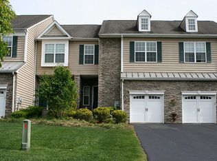 780 Huntington Dr, Fishkill, NY 12524
