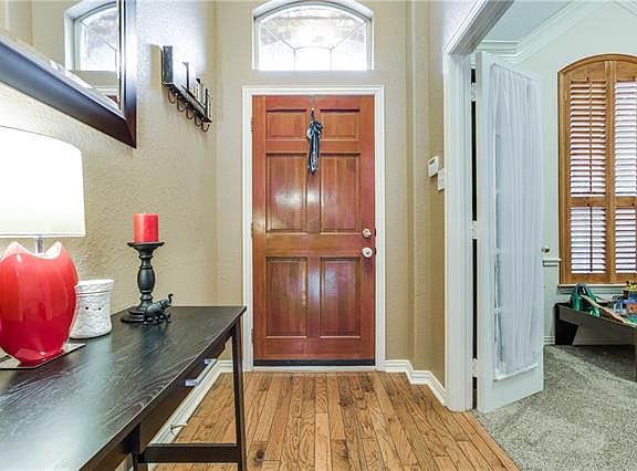 4th image of 824 Pinnacle Cir
