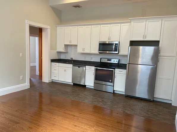 9 Mount Vernon St #A, Winchester, MA 01890