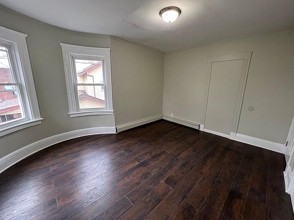 4th image of 542 Sanford Ave Floor 2