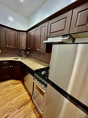 Rented by City Connections Realty | media 2