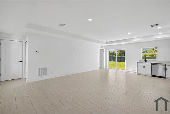 835 Palomino St E — Photo 7