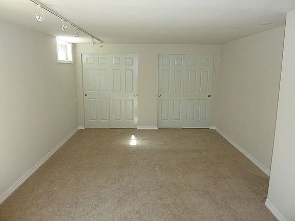 3rd image of 1909 Thorndyke Ave W