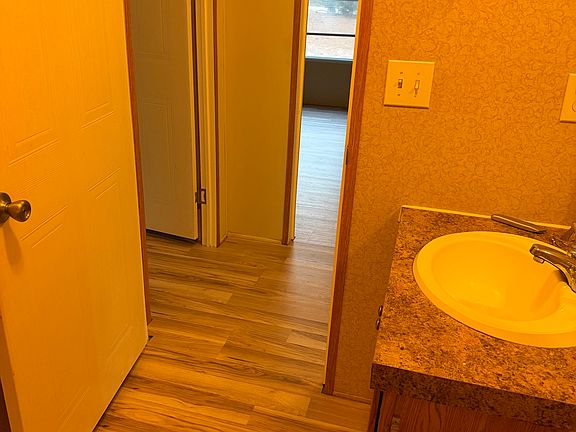 5th image of 640 Beasley Rd