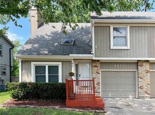 8832 Cottonwood St, Lenexa, KS 66215