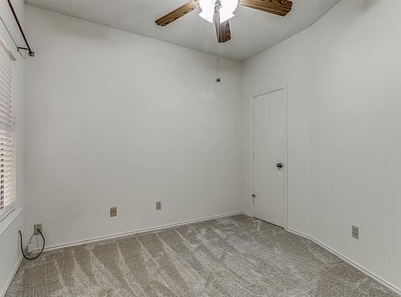 2nd image of 809 Waverly Dr