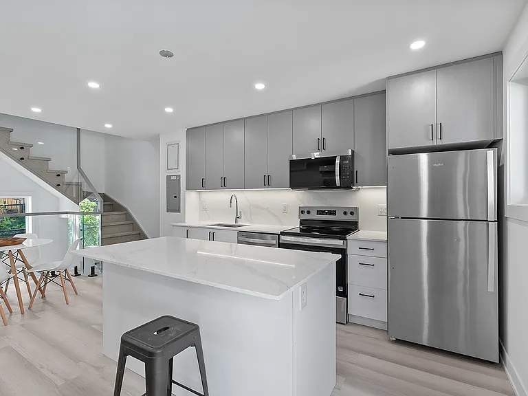 587 Oakwood Ave — Photo 117