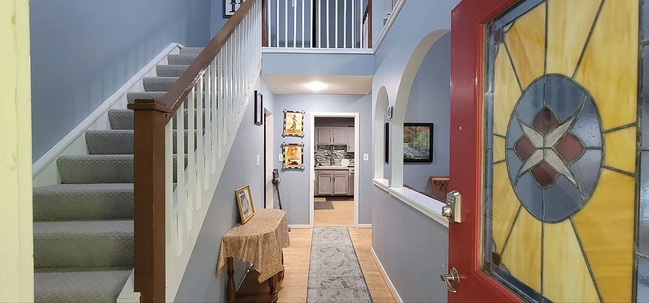 3 bed, 1649 sqft, $2,395 — Photo 2
