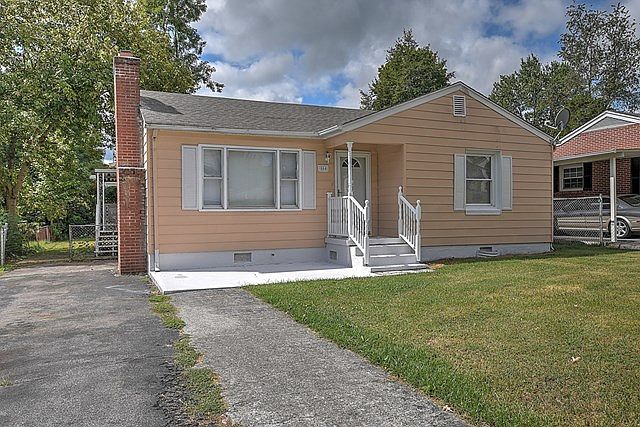 1st image of 504 Hill Dr