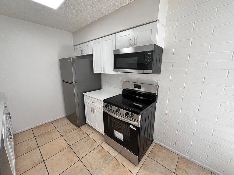 Catalina View Apartments — Photo 5