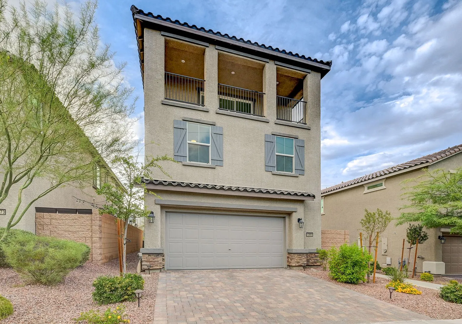 Beautiful Skye Canyon Home W/ 3rd Floor Living Suite - A Must See! — Photo 2