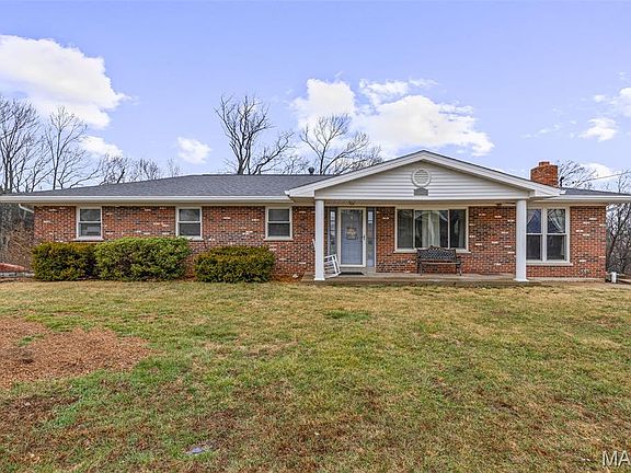 3rd image of 2721 Cindy Dr