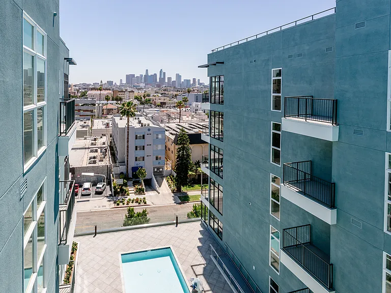 The Hana Apartments — Photo 1