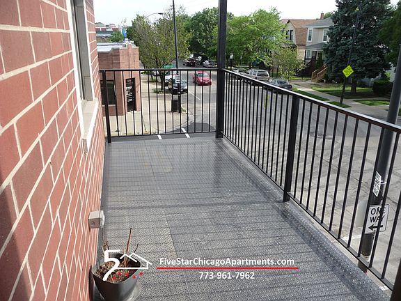 3rd image of 3705 N Kedzie Ave APT 203