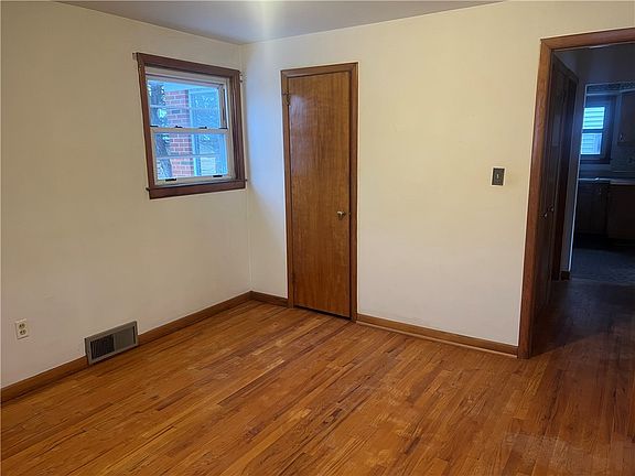 5th image of 1020 Poe St