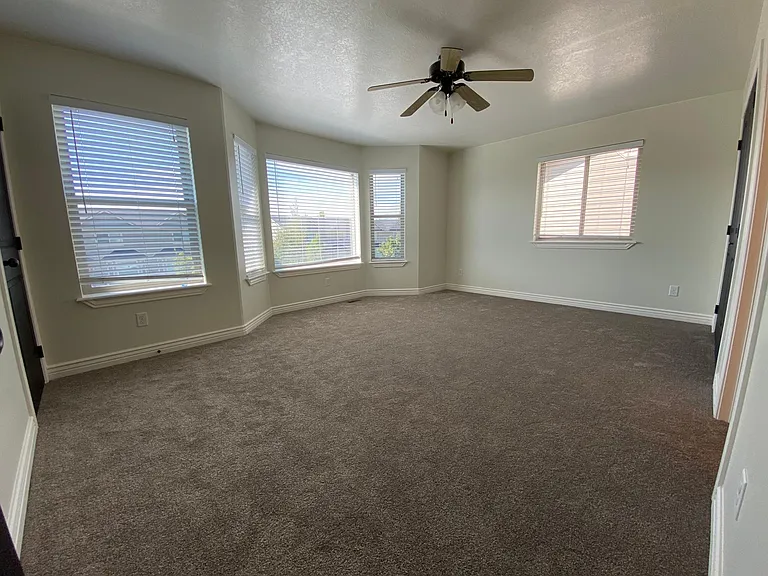 642 Trejo St — Photo 17