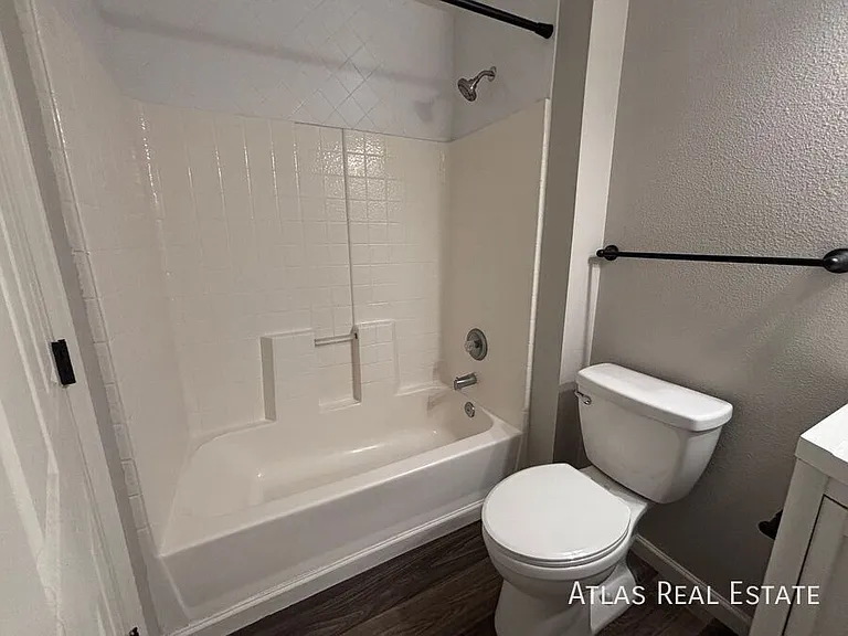 5712 W Asbury Pl #B-104 — Photo 2