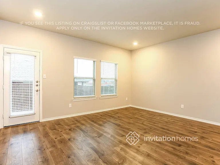 1804 Yale St — Photo 8