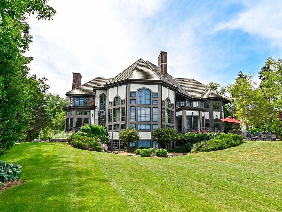 7540 N Beach Dr, Milwaukee, WI 53217 MLS 1841567 Zillow