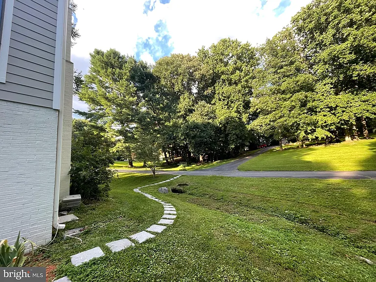 3137 Trenholm Dr — Photo 3