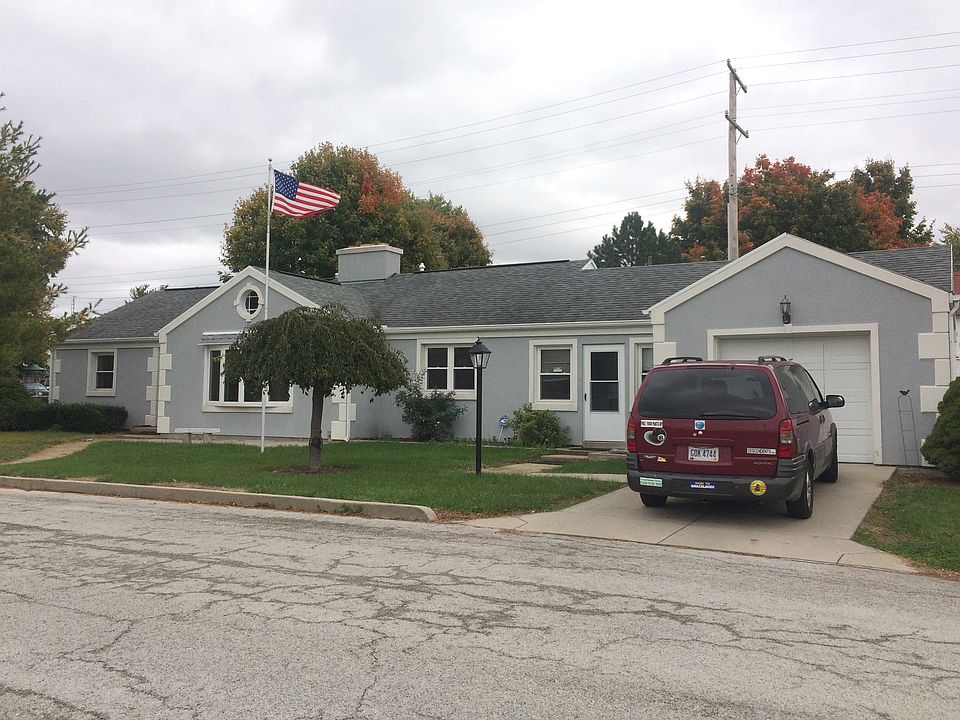 1st image of 205 Memorial Dr