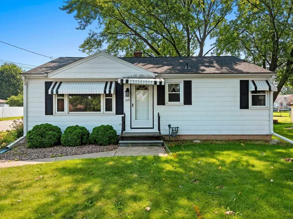 319 Legion Ct, De Pere, WI 54115