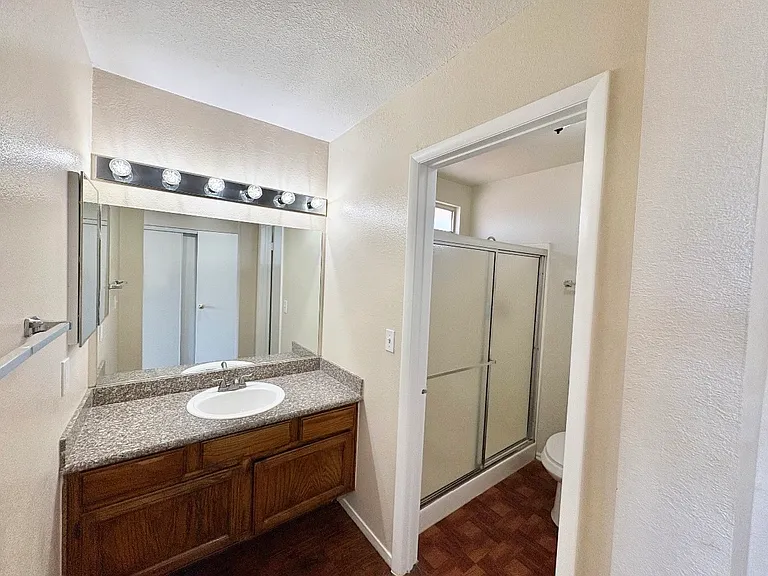 4652 Cosley Dr — Photo 7