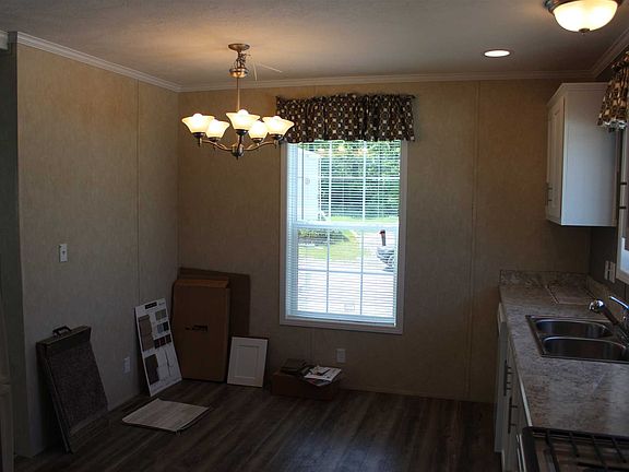 5th image of 28 Nevis Dr