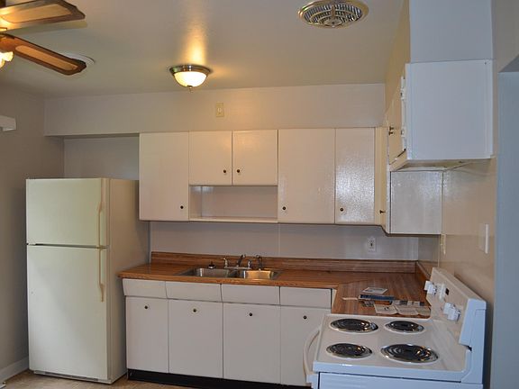 2nd image of 9531 Guthrie Ave