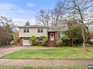 158 12th St, Cresskill, NJ 07626