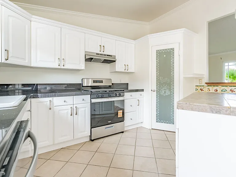 6894 N Auburn Cir — Photo 20