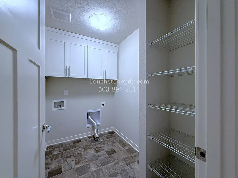 6527 SE Genrosa St — Photo 28