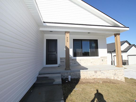 3rd image of 429 S 90th St