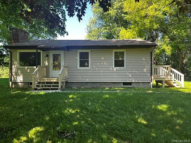 97 Cold Spring Rd — Photo 2
