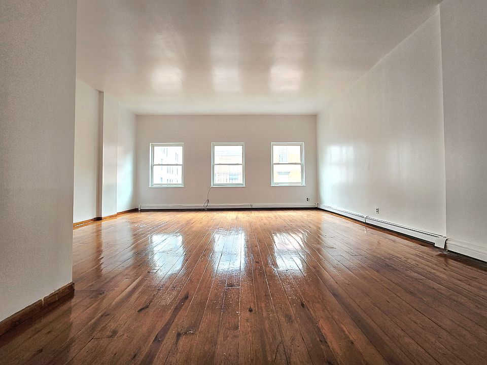 2nd image of 271 Water St #4
