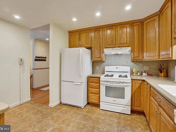 5th image of 4060 Palmer Ave