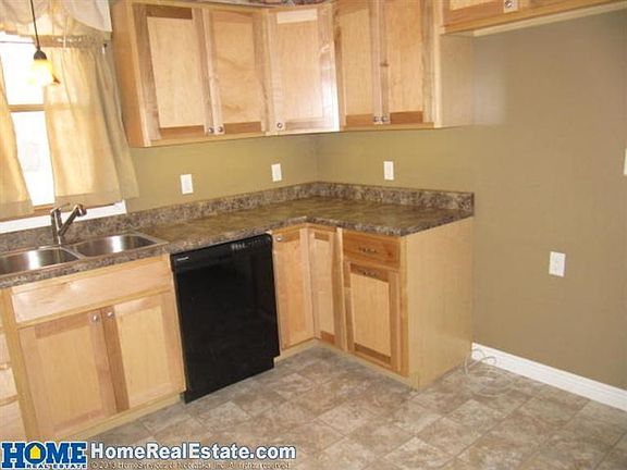 4th image of 4229 N Park Blvd