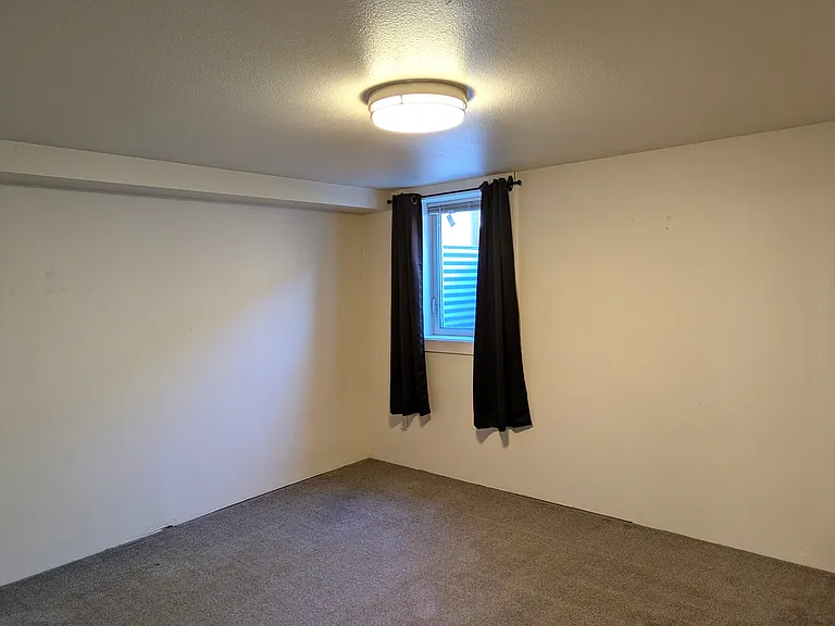7081 N University Ave — Photo 18