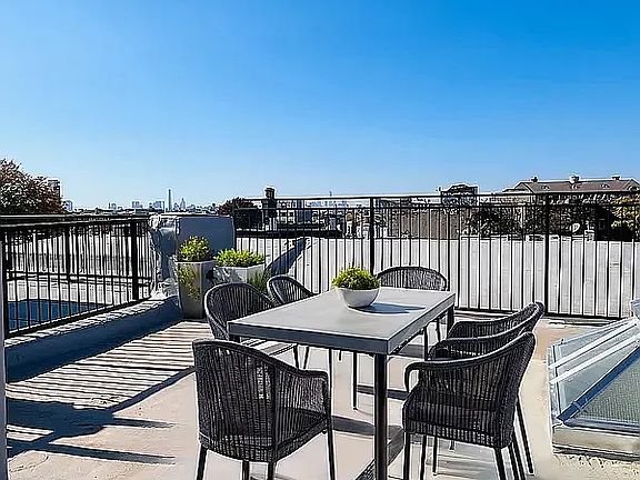 2nd image of 1244 Hancock St #3