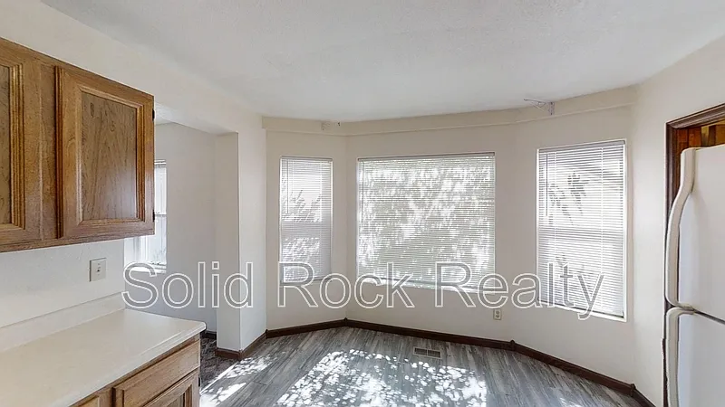 2 bed, 1.0 bath, 767 sqft, $1,300 — Photo 4