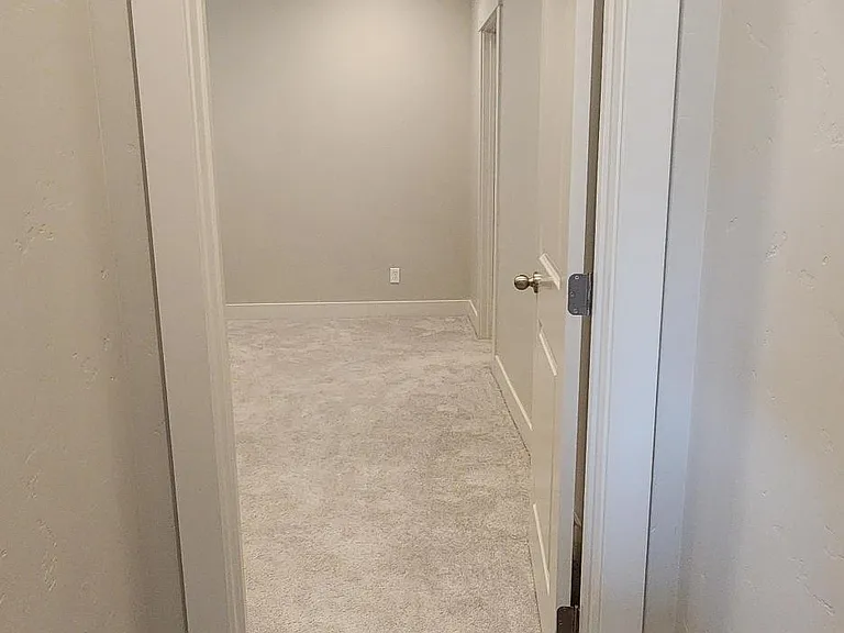 4891 N Basswood Ave — Photo 6