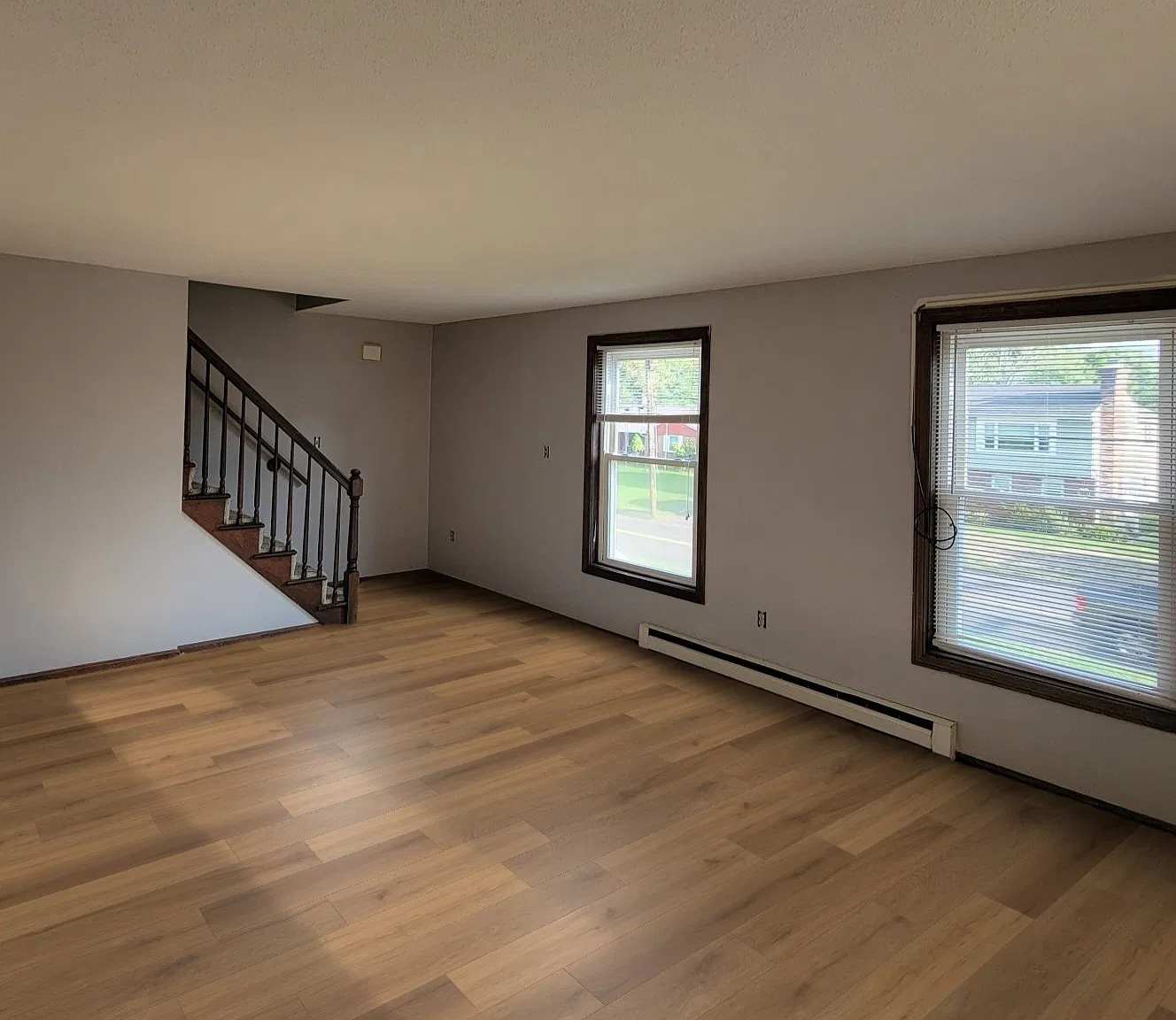 75 Burnham St — Photo 2