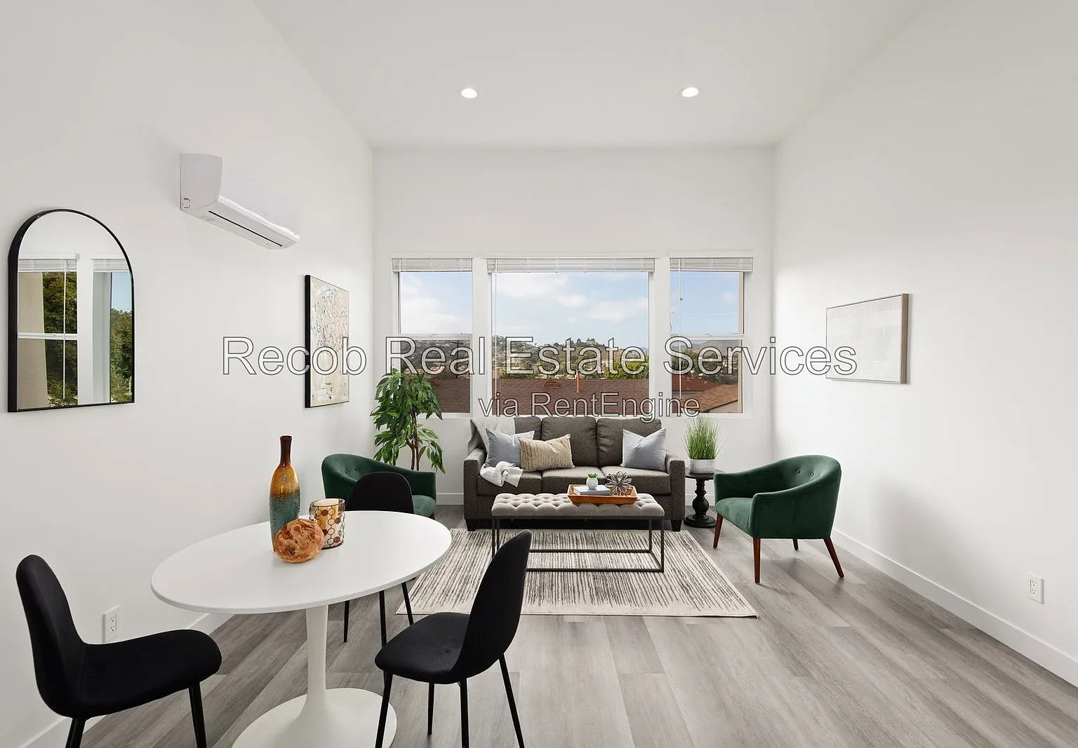 2 bed, 1.0 bath, 750 sqft, $2,831 — Photo 2