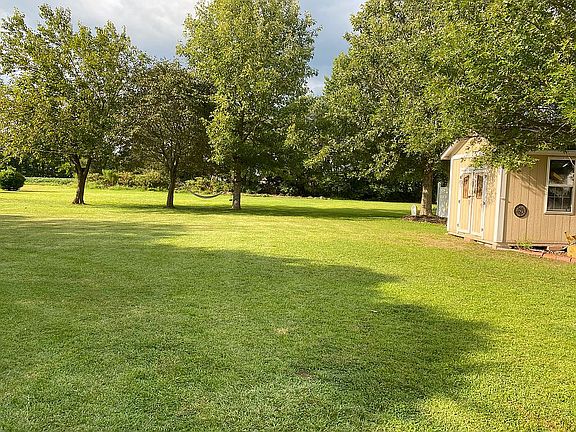 5th image of 105 Kingsbrook Cir