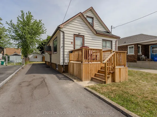 61 Hamilton St, Saint Catharines, ON L2S 1K8